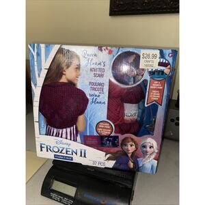 DISNEY FROZEN II LEARN TO KNIT & DECORATE QUEEN IDUNA'S SCARF KIT 37 Pieces